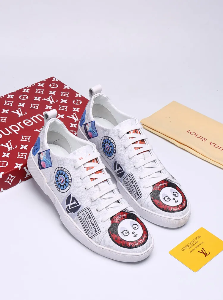 Factory price: 360💰【LV】Animal series limited edition low-top sports shoes for men, L classic print, new autumn and winter style, original replica, 1:1 Counter quality, the fabric is Italian 🇮🇹 imported cowhide ➕🇮🇹 pure sheepskin lining ➕ original outsole, 🔍🔍 high quality, you can go in and out of the counter at will, welcome to compare, the outsole line will never be unglued, all sellers are welcome to sell in the picture above, can be shipped in one piece, code number: 38-44 (45 codes can be customized)